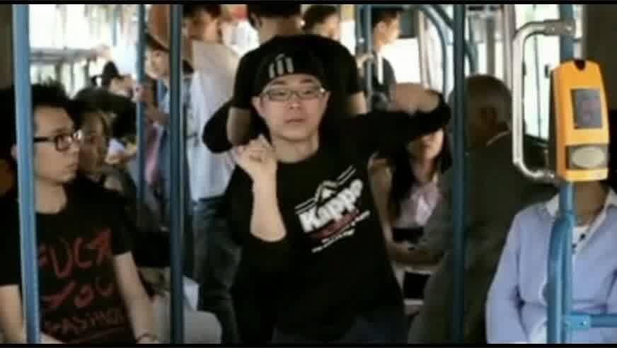 吊丝男士全集在线观看,笑料横生的都市生活喜剧盛宴  第2张